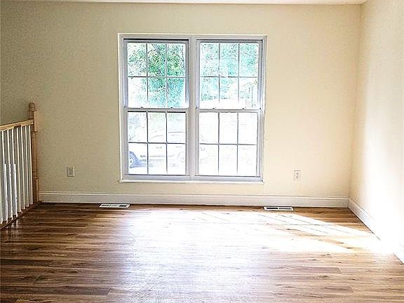 5th image of 3213 Yvette Ct