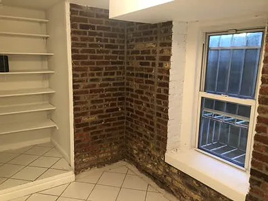 Rented by Lana Parker, LREB | media 24