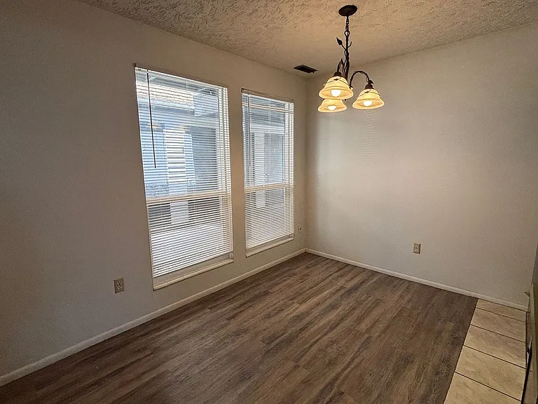 1165 Edgewood Dr — Photo 34