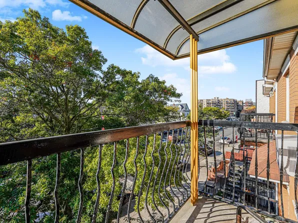 3107 Emmons Avenue image 4 of 30