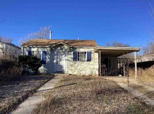 1255 Roslyn St, Denver, CO 80220