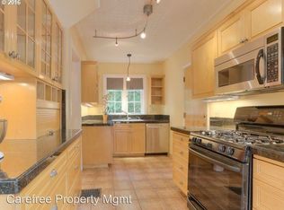 2945 SW Fairview Blvd, Portland, OR 97205