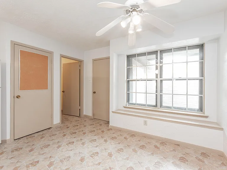 6818 Brockington Dr — Photo 14