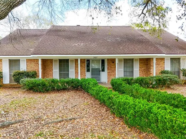 307 N Market St, Louise, TX 77455