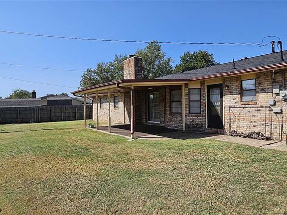 4th image of 2809 Temple Pl
