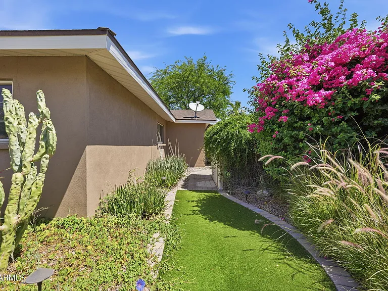 8307 E Clarendon Ave — Photo 31