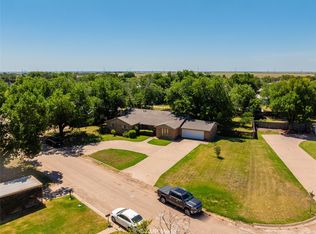 606 Dodson Dr, Stamford, TX 79553