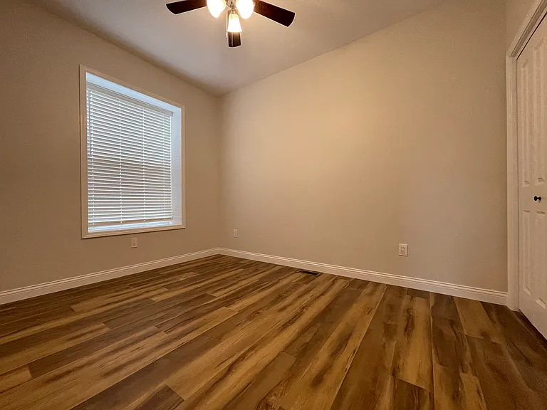 401 Walnut St #6 — Photo 16