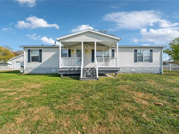 220 Locust St, Vanderbilt, PA 15486