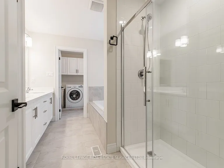 42 Beachwalk Cres — Photo 21