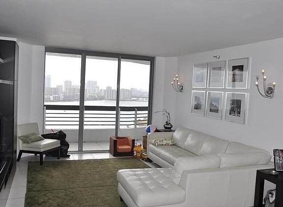 4th image of 3503 Mystic Pointe Dr #1192