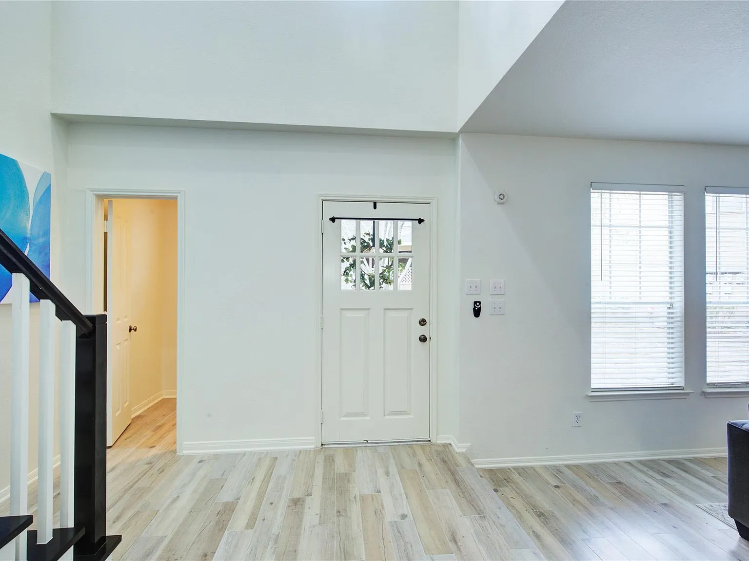 2 bed, 2.5 bath, 1571 sqft, $3,500 — Photo 3