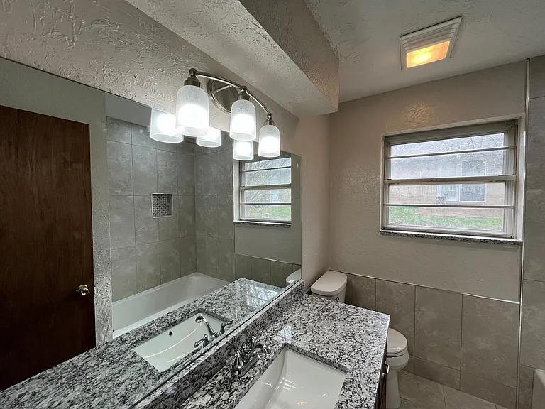 1505 Kingston Rd — Photo 18