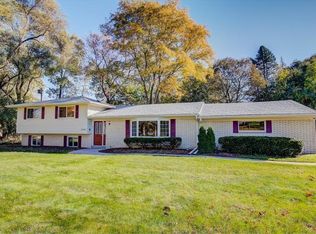 17755 Bermuda Blvd, Brookfield, WI 53045