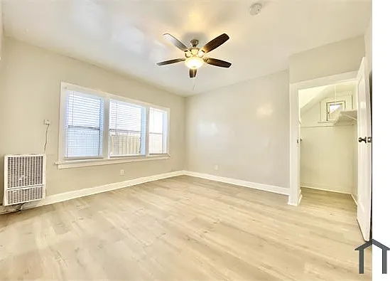 832 W Florence Ave #3 — Photo 4
