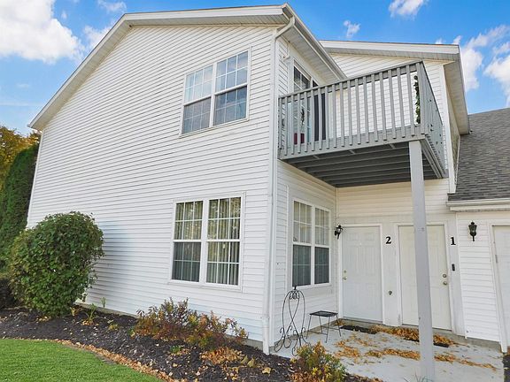 3rd image of 558 Mosaic Ln Unit 1