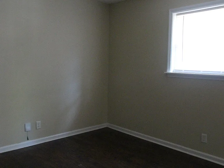 1403 Greenbrier Ct — Photo 8