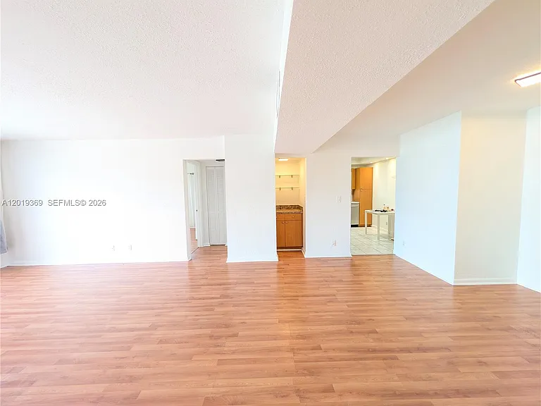 1900 Diana Dr #3E — Photo 10