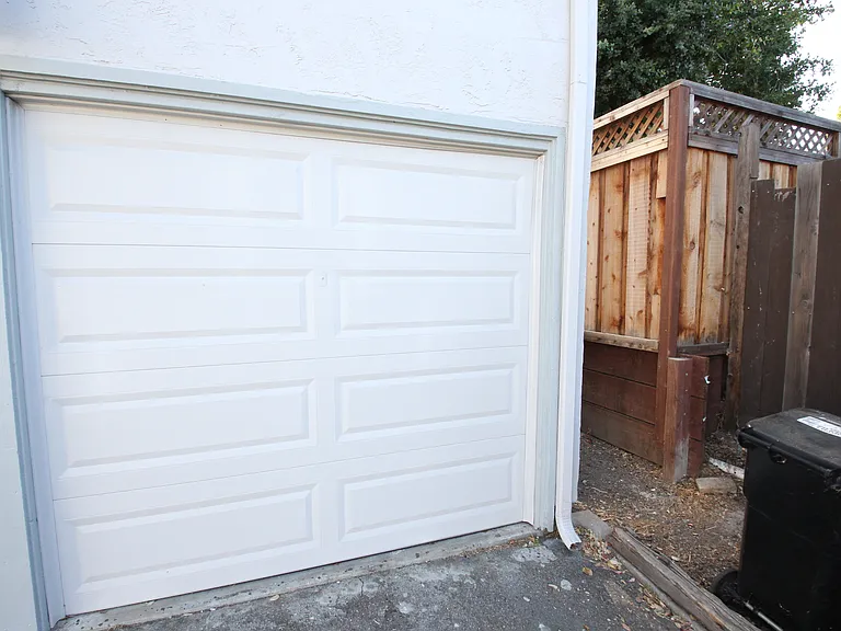 8 Holcomb Ct #A — Photo 2