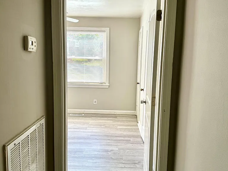 1156 Ridgeway Dr — Photo 9