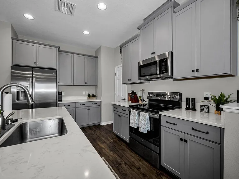 30179 Southwell Ln — Photo 6