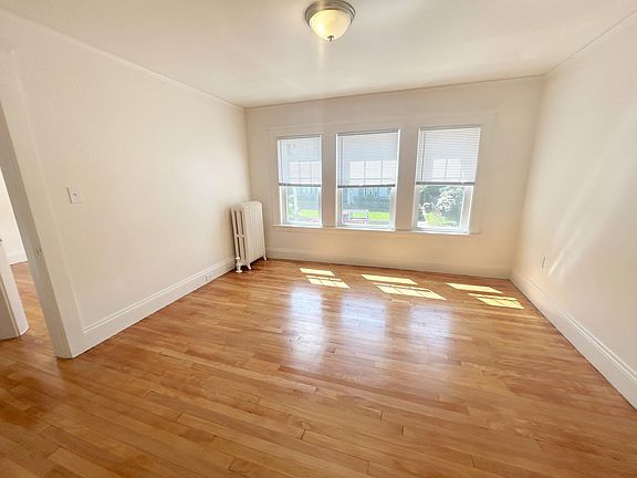 4th image of 63 Dartmouth Ave #2