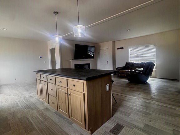 4th image of 3028 Hummingbird St