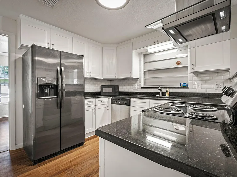Philrose Dr — Photo 7