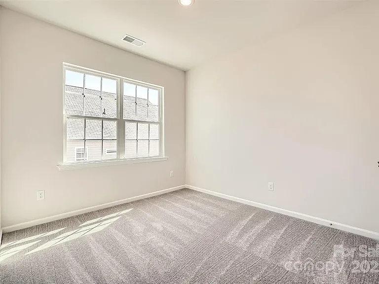 5944 Oak Branch Cir #5944 — Photo 9