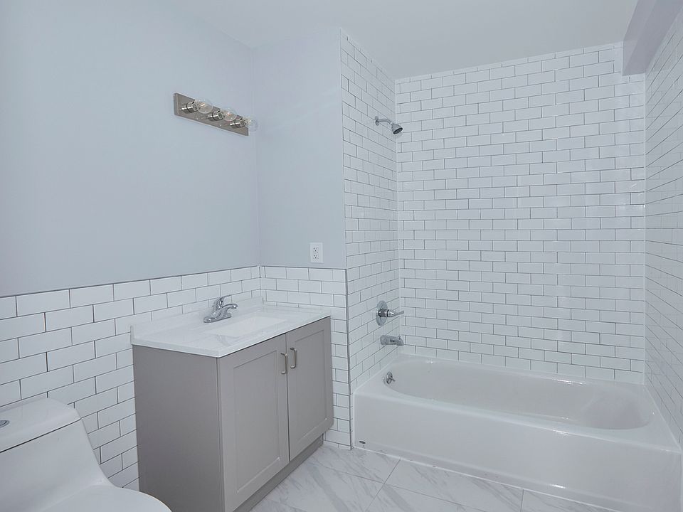 2nd image of 1012 Kelly St APT 3B