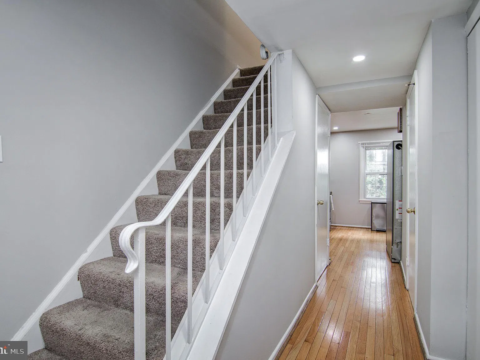 3 bed, 3.5 bath, 1232 sqft, $2,975 — Photo 3