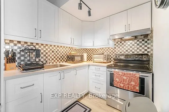 150 Charlton Ave E #608 — Photo 9