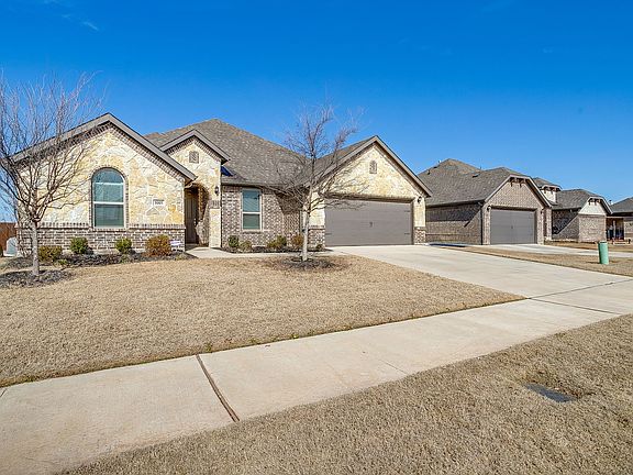 2nd image of 1005 Thicket Dr