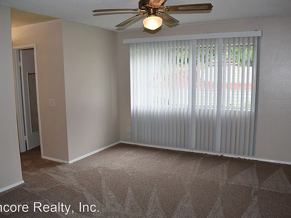 5th image of 1049 Arroyo Dr