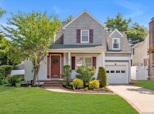 58 Murdock Rd, Lynbrook, NY 11563