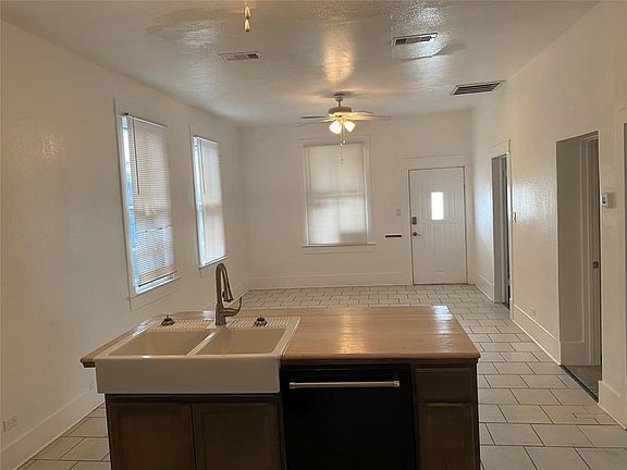 2nd image of 4108 Broadway St
