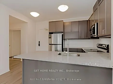 95 Dundas St W #303 — Photo 14