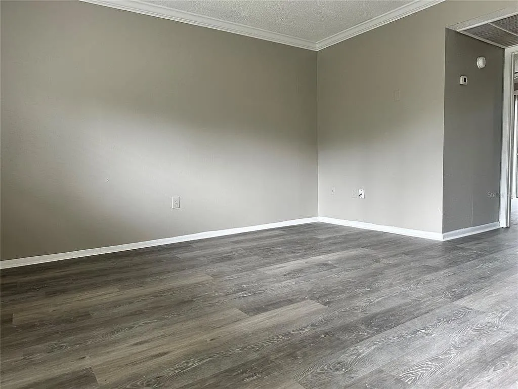 1 bed, 1.0 bath, 496 sqft, $1,200 — Photo 4