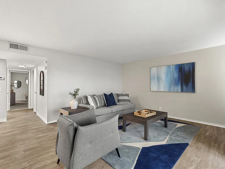 Kensington Park Apartments — Photo 36