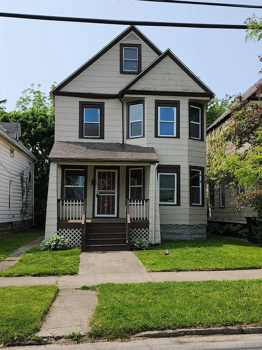 3001 Mapledale Ave photo 1