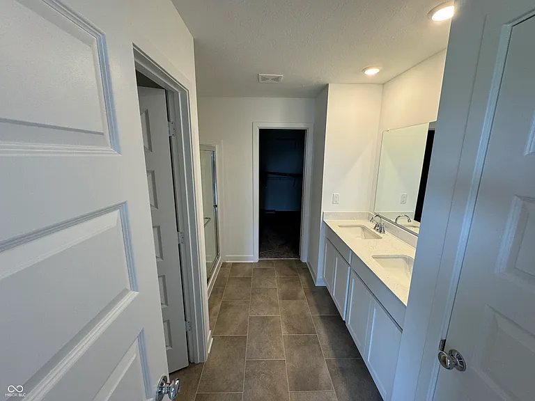 1124 Tansley Ln — Photo 12