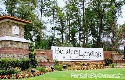 Entrance to Benders Landing Estates