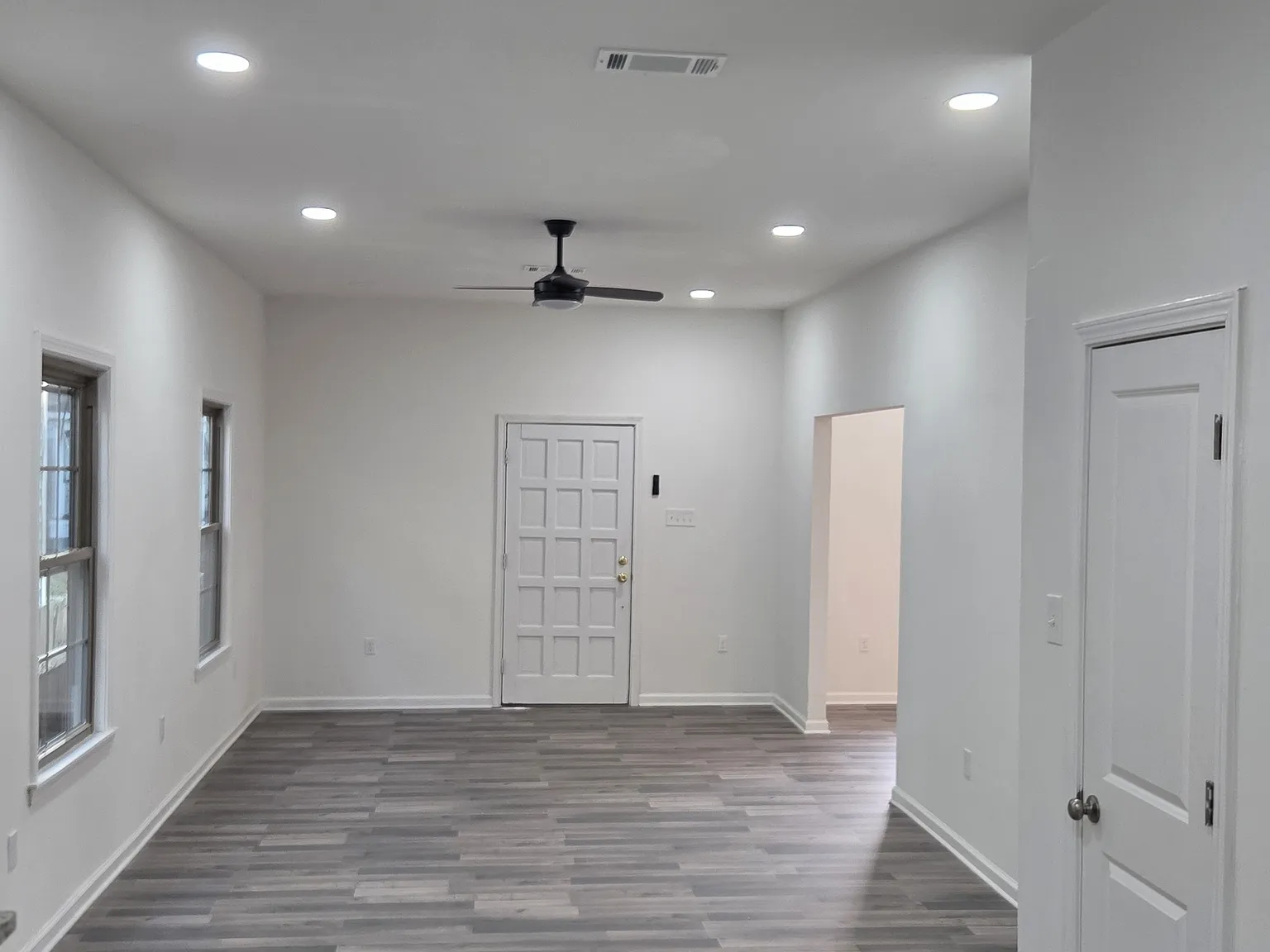 3 bed, 1925 sqft, $2,500 — Photo 2