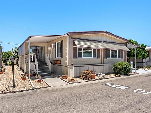 3rd image of 221 El Camino Real #3