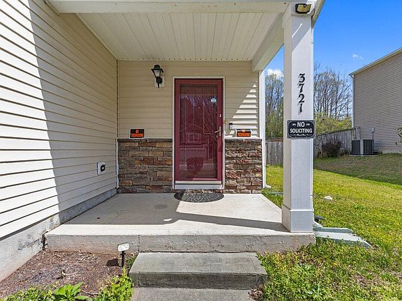 3rd image of 3721 Mountain Brook Cir