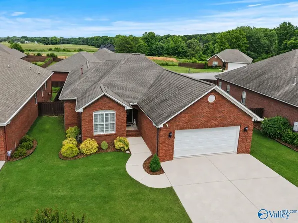 213 Park Place Dr, Arab, AL 35016