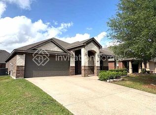 215 Range Rd, Waxahachie, TX 75165