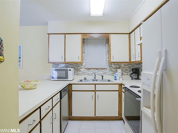 5th image of 1149 W Beach Blvd #E-2