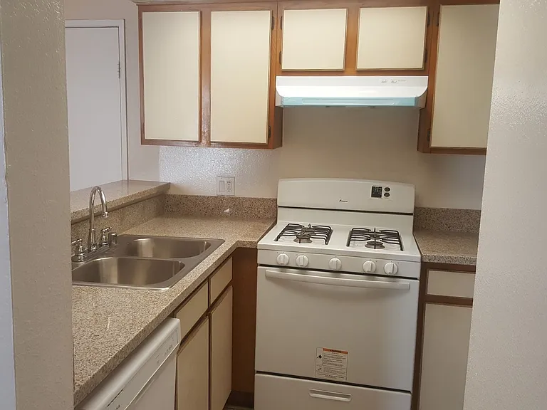 Ally's Flower Apartments LLC — Photo 27