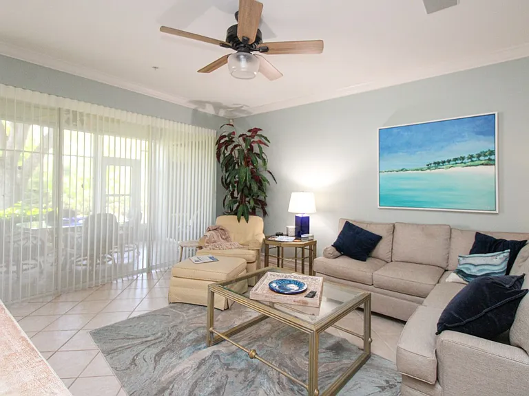 817 Carrick Bend Cir #101 — Photo 21